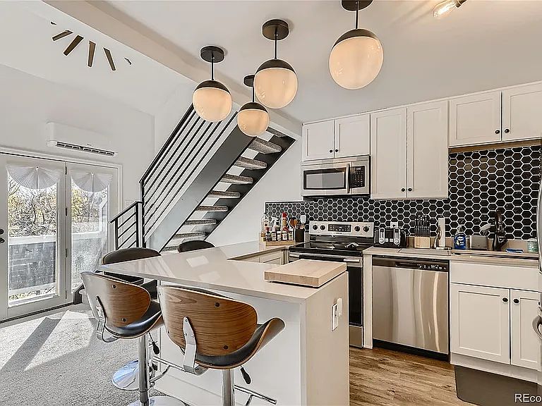 Another view of the Kitchen!