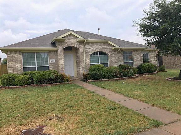 2nd image of 227 Laramie Ln