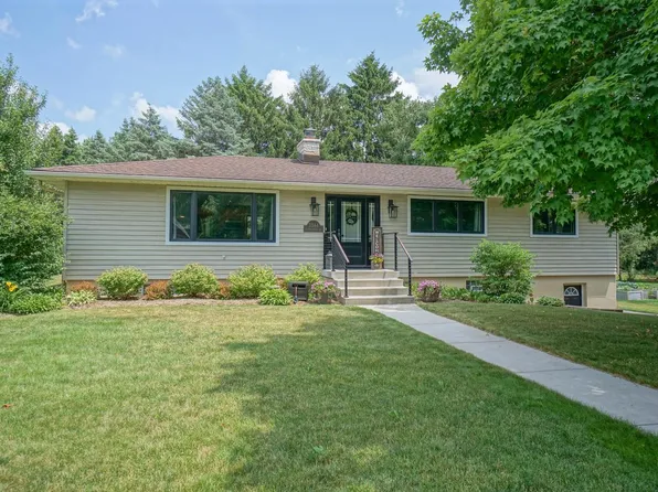 3344 Silver Circle DRIVE, Oconomowoc, WI 53066