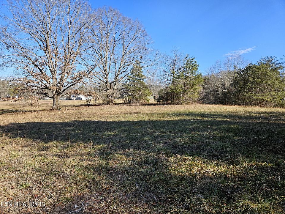 1st image of Deerwood Dr