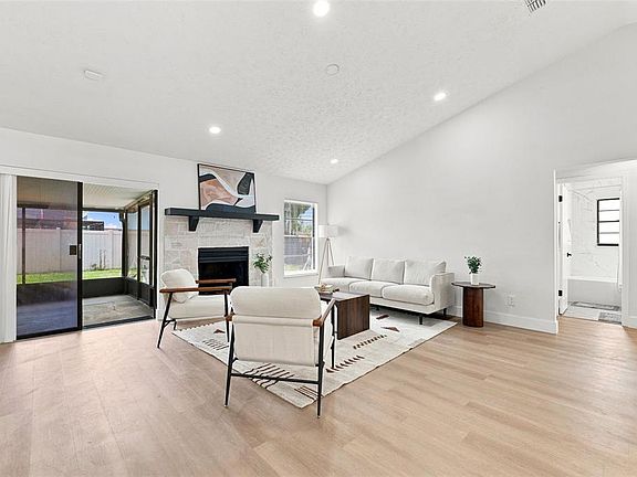 5th image of 1607 OAK ARBOR LANE