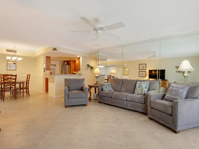 630 Ocean Dr #102 — Photo 9