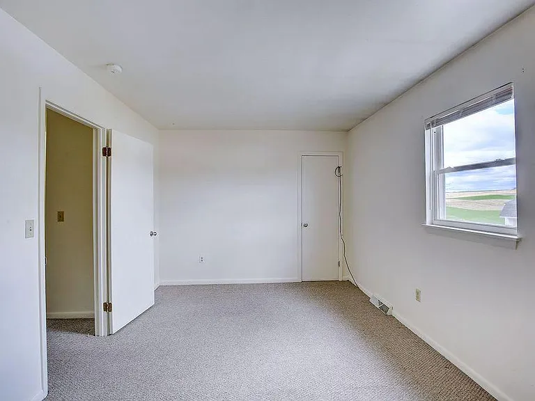21 Devon Ct — Photo 9