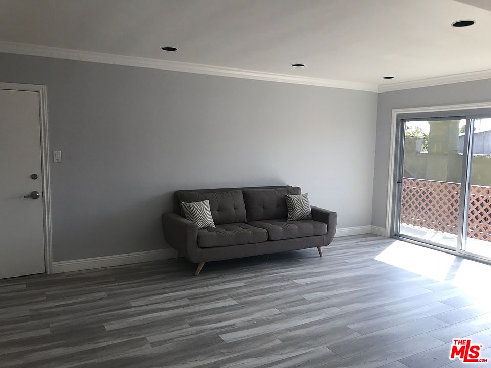 1st image of 225 W Kelso St APT 5