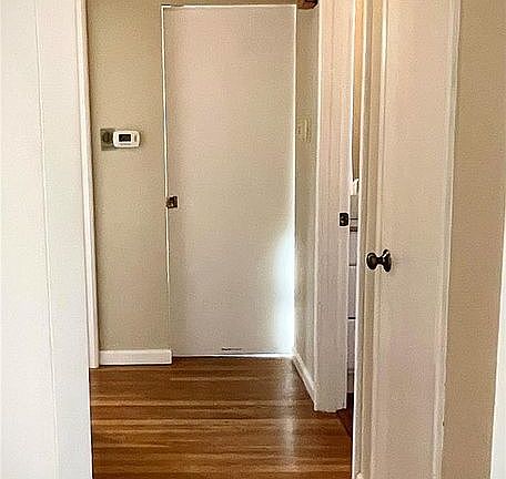 3rd image of 541 Holiday Ave