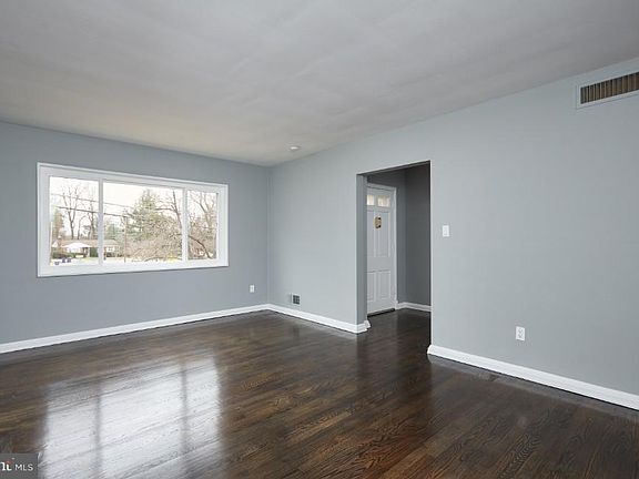 2nd image of 3142 Patrick Henry Dr