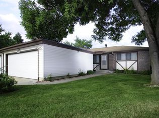 2127 Sandstone Rd, Lincoln, NE 68512