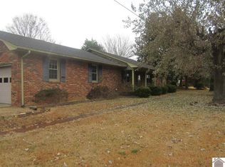 8122 State Route 121 S, Mayfield, KY 42066