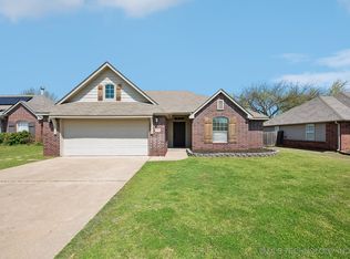1223 E 146th St S, Glenpool, OK 74033