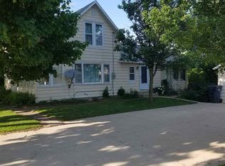 344 N Main St, Preston, IA 52069
