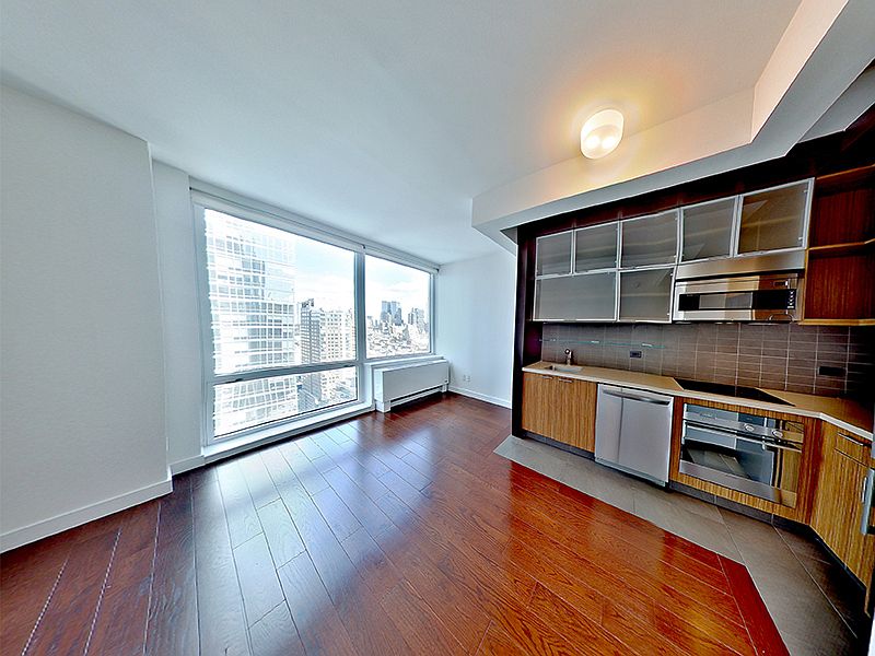 1st image of 610 W 42nd St APT N20m