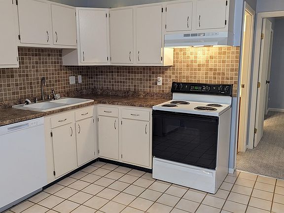 2nd image of 7226 Creekview Dr APT 4