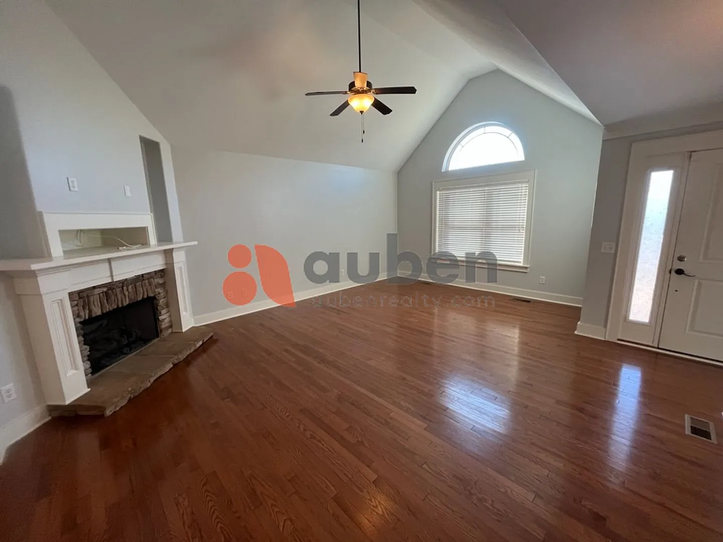 Beautiful 3 Bedroom Home with Finished Basement & Two Large Decks! — Photo 3