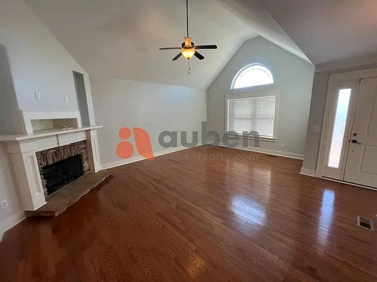 7302 Klingler Ln — Photo 3