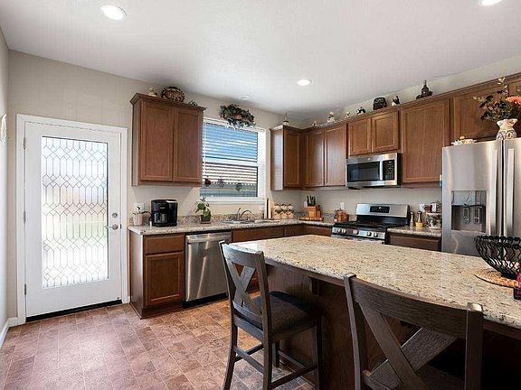 4th image of 716 Spreckels Rd