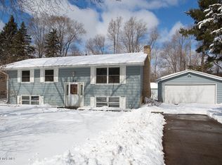 1460 Queens Ave S, Lakeland, MN 55043