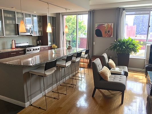 3rd image of 555 W 23rd St APT S14b