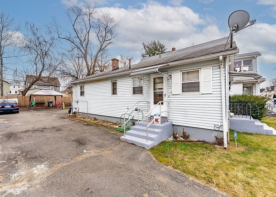 2nd image of 33 Dawes St