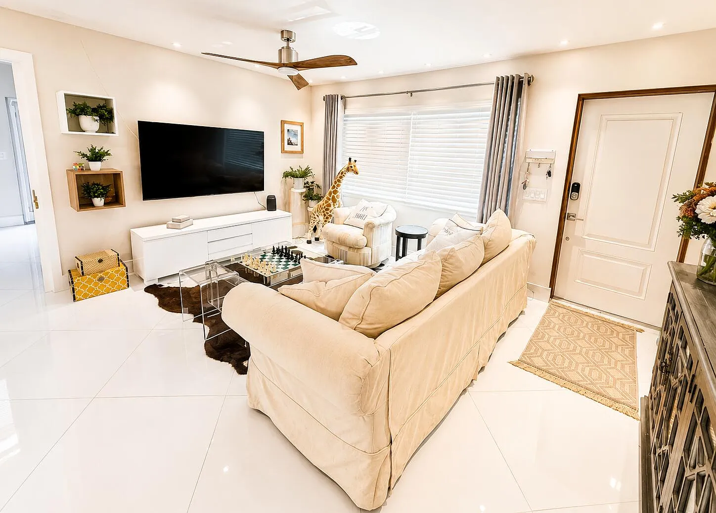5 bed, 3.0 bath, 972 sqft, $5,500 — Photo 1