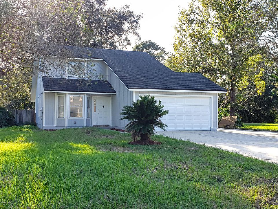 1st image of 15224 Landmark Cir S