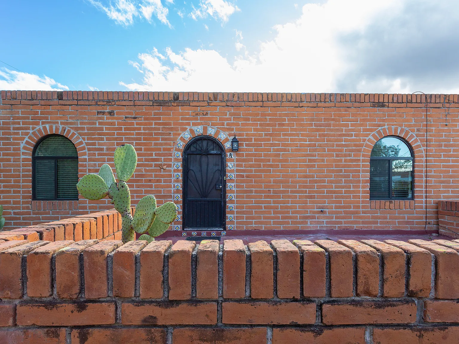 2 bed, 935 sqft, $1,100 — Photo 1
