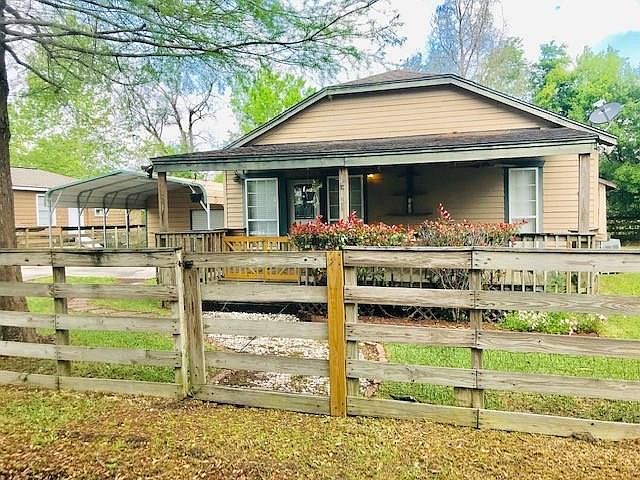 Welcome home! Come relax on your huge front porch!