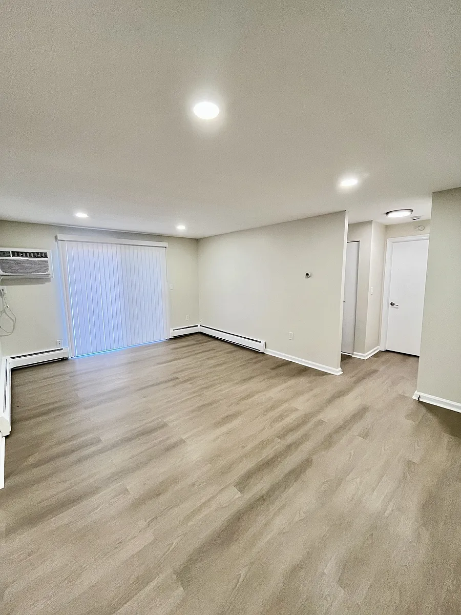Building Photo - Fernwood Apartments