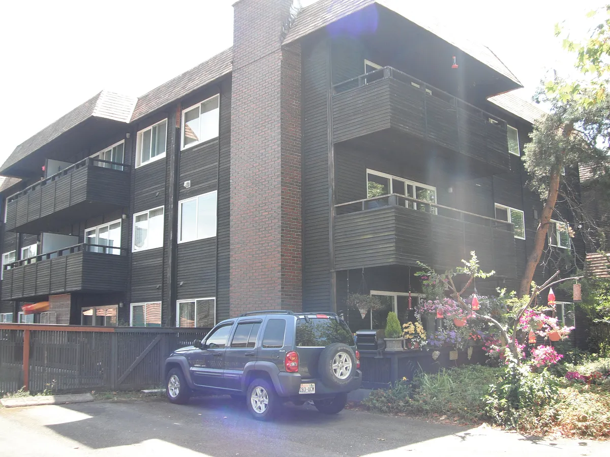 Building Photo - 2726 60th Ave SW #60