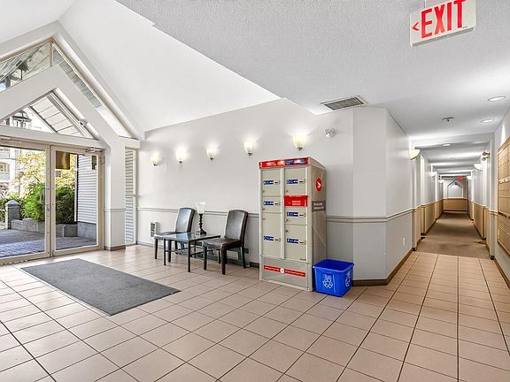 3rd image of 1650 Grant Ave #306