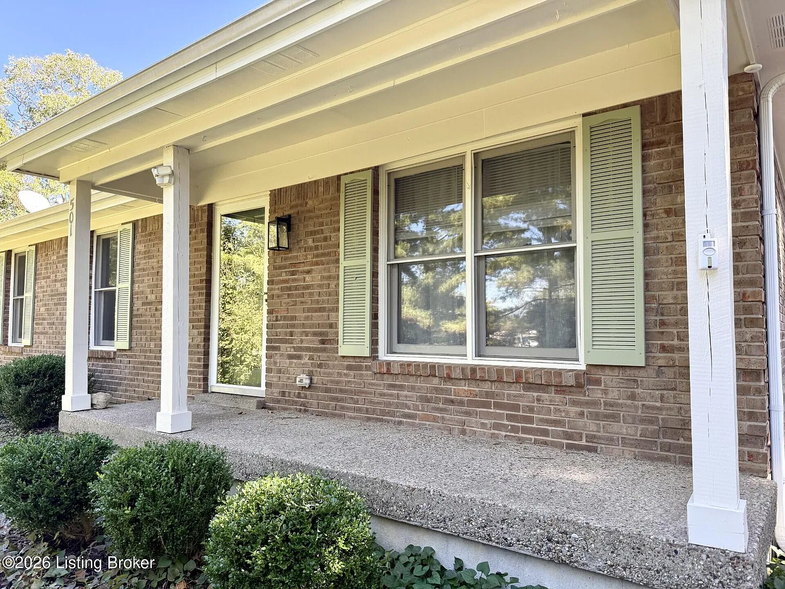3 bed, 1.5 bath, 1015 sqft, $1,750 — Photo 2