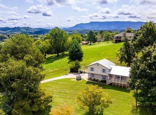 317 Iroquois Ln, Seymour, TN 37865