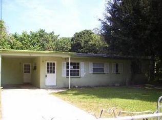 302 Flame Tree Cir, Tampa, FL 33619