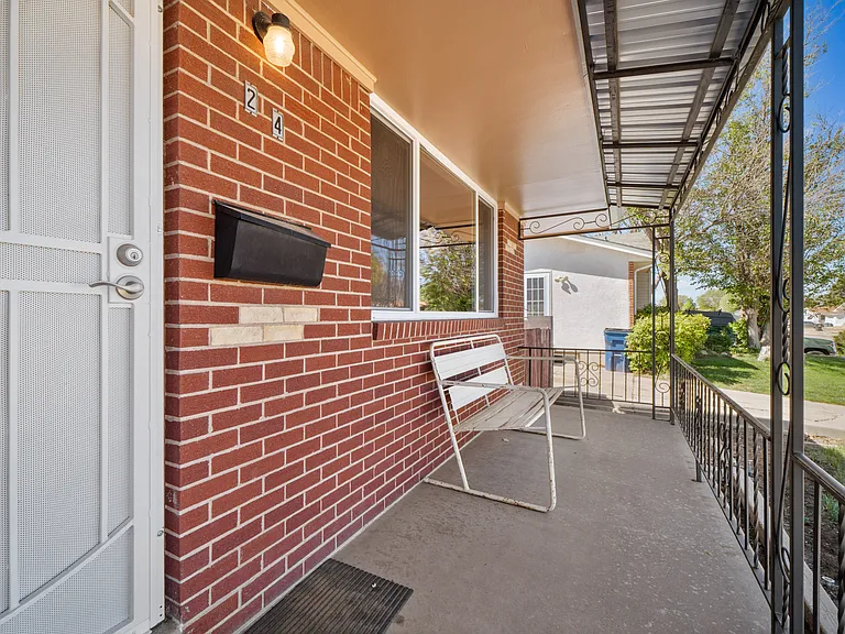 24 Radcliff Ln — Photo 5