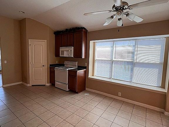 3rd image of 208 Creekwood Dr