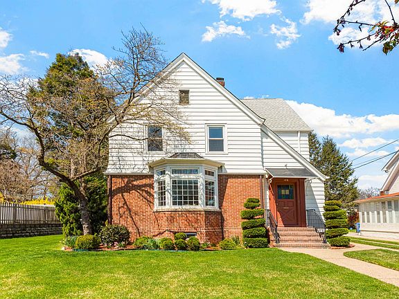 2nd image of 146 Irving Pl