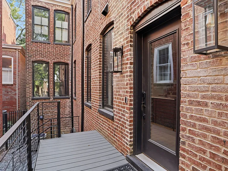 2608 E Broad St #2 — Photo 29