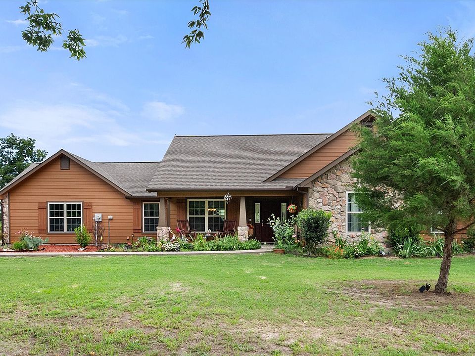 1st image of 123 Clubhouse Dr