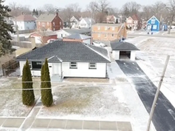 918 Broadway Ave, North Chicago, IL 60064