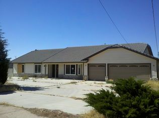 15980 Muscatel St, Hesperia, CA 92345