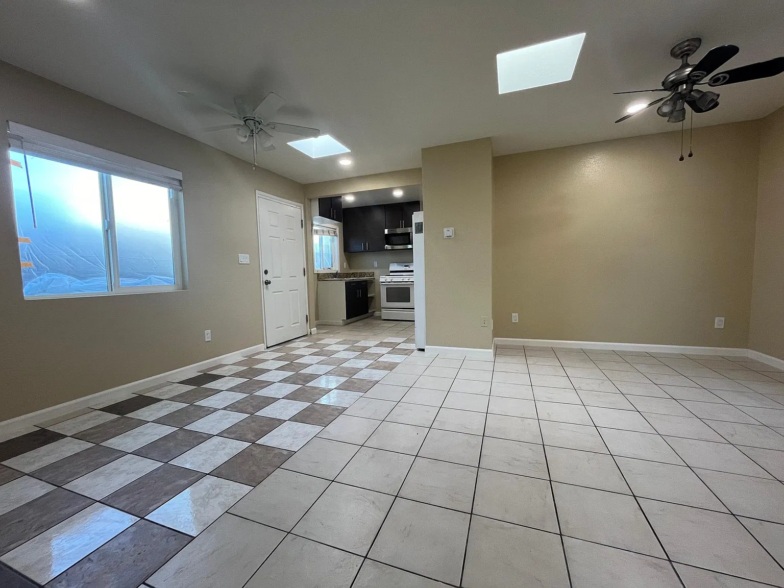 4870 Palm Ave — Photo 2
