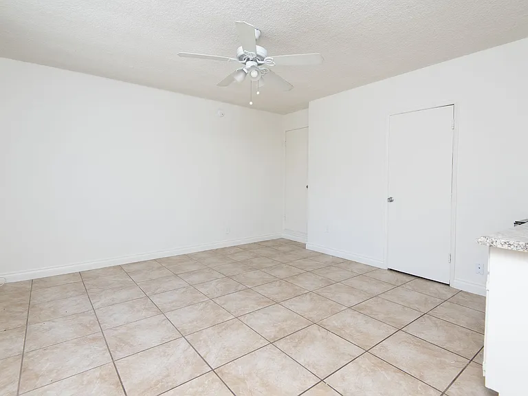 3737 Midvale Ave #3A — Photo 3
