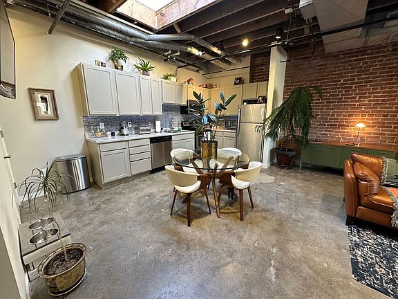2nd image of 3814 Farnam St #18715119