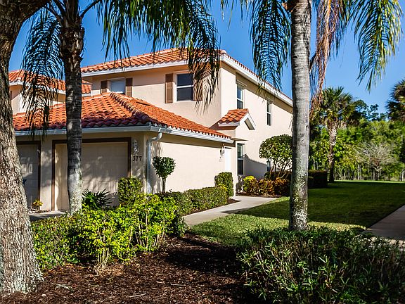 5th image of 377 Robin Hood Cir Unit 202