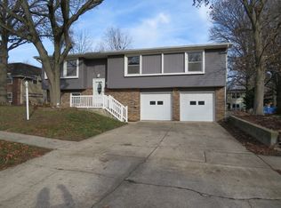 32 Ashley Ln, Champaign, IL