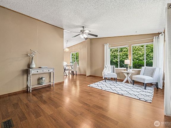 3rd image of 11919 124th Street Ct E