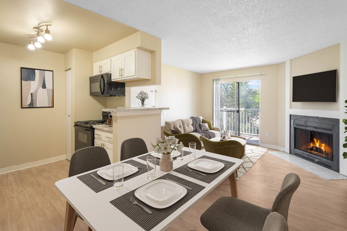 Cozy Dining Room
