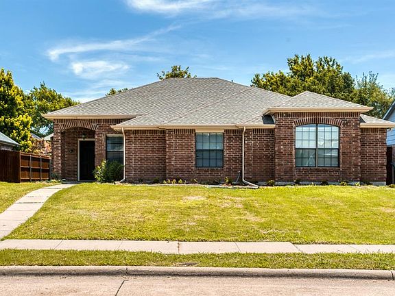 2nd image of 743 Livingston Dr