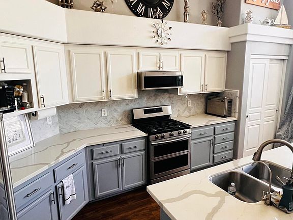 4th image of 1344 E Parkview Court