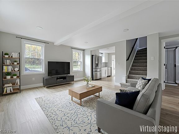 3rd image of 2264 River Rd