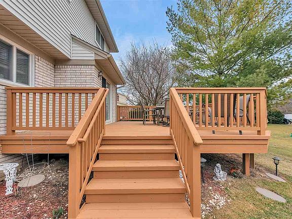 5th image of 5390 Fieldcrest Dr